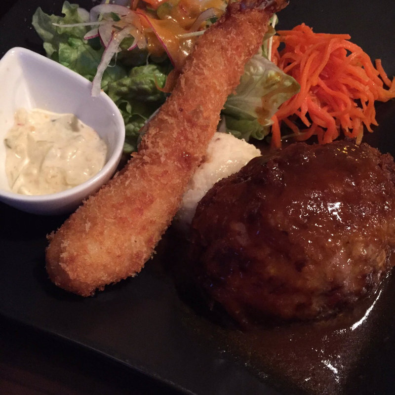 ハンバーグとエビフライのセット(れすとらん 仔馬 刈谷店)
