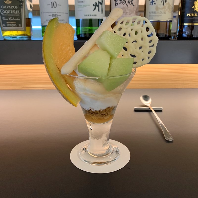 二色のメロンサンデー(札幌 昼パフェ専門店 パーラーエノキ)