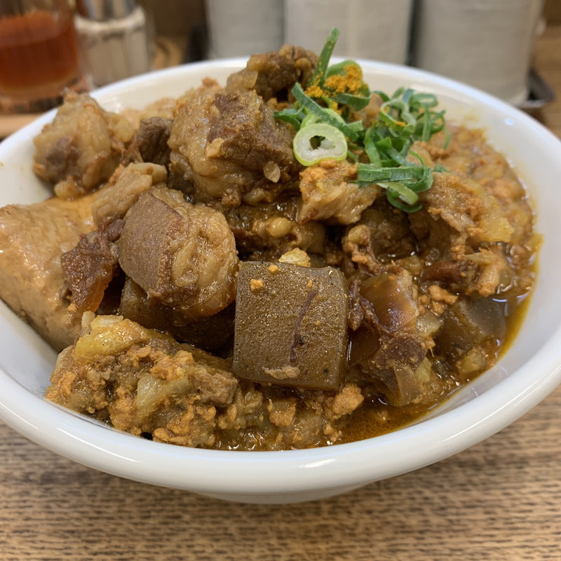 カレー肉めし アタマ大盛(岡むら屋 新宿西口店)