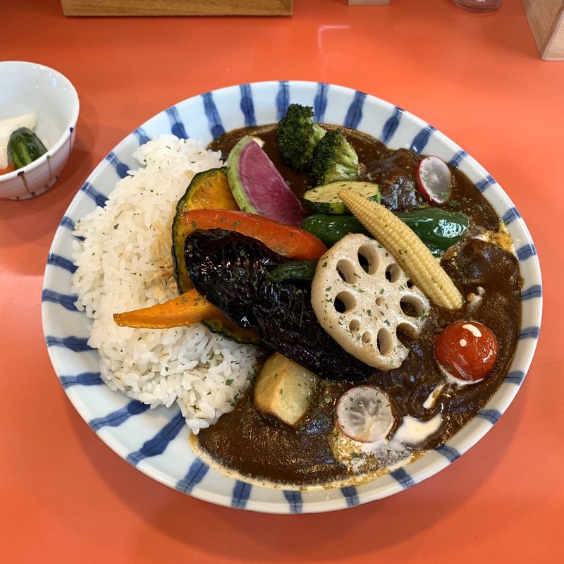 欧風牛たんカリー（彩り野菜トッピング）(欧風カリー  ドモン)