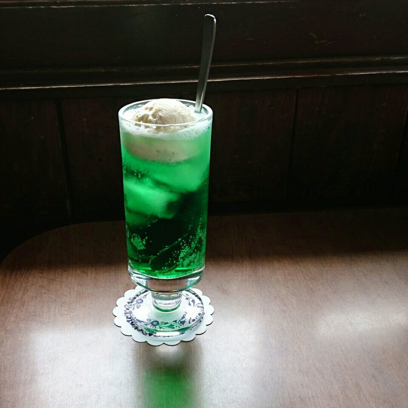 クリームソーダ(ピザハウスカポン)