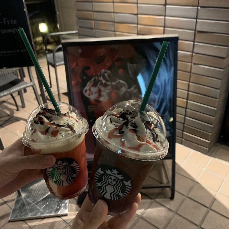 ハロウィンダークナイトフラペチーノ(スターバックス)