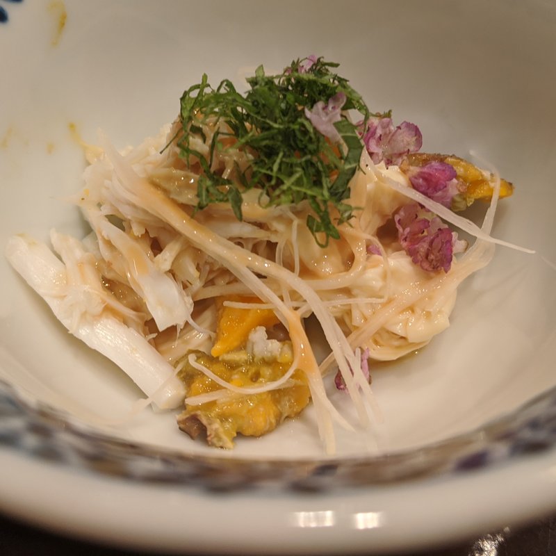 生湯葉、蟹、新生姜、ナッツの和え物(鳥田中)