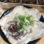 超肉盛ラーメン(博多元気一番)