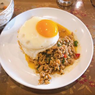 ガッパオ・ガイ・カイダオ(タイ・アヨタヤ・レストラン （Thai Ayothaya Restaurant）)