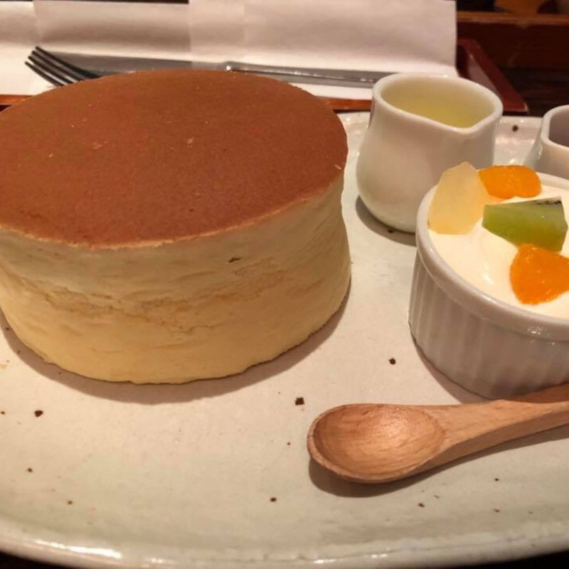 ホットケーキ(生クリーム添)セット(Cafe Salon Sonjin)