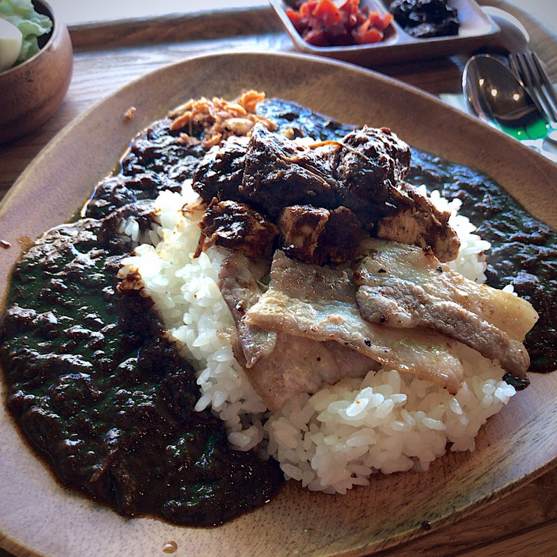 肉の三種盛り 鶏豚牛カレー(カレーの店 凡亭)