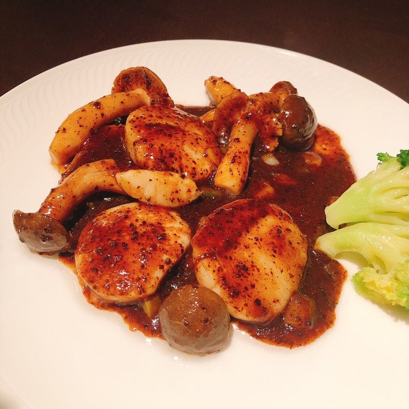 帆立貝のブラックビーンズ炒め(中国料理 品川大飯店)