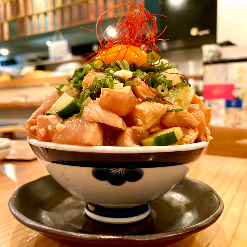 よだれ鶏丼(とり焼肉 エイト)