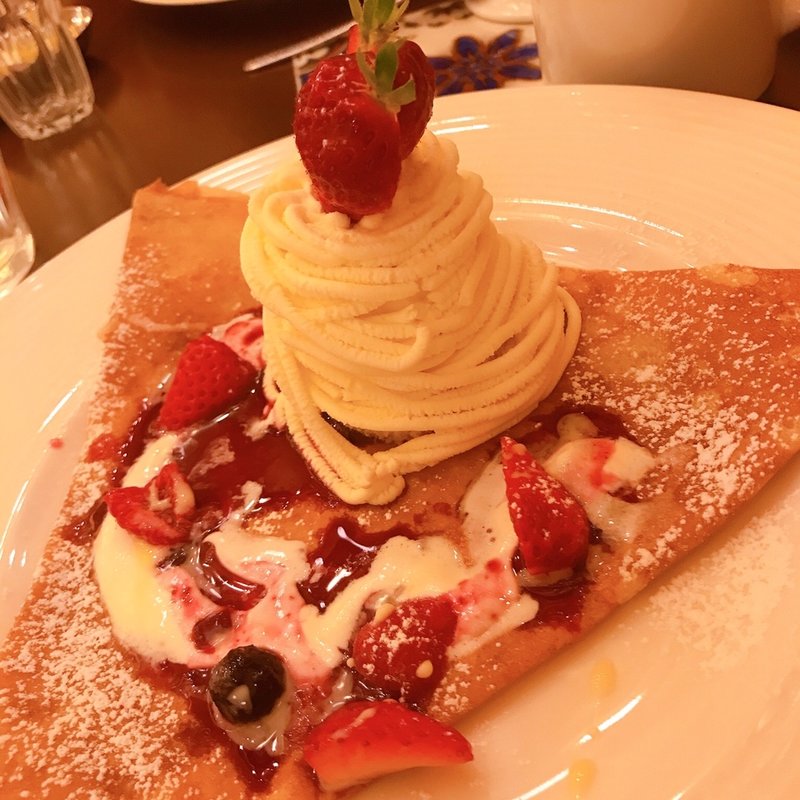 (クレープリースタンド・シャンデレールハービスPLAZA店)