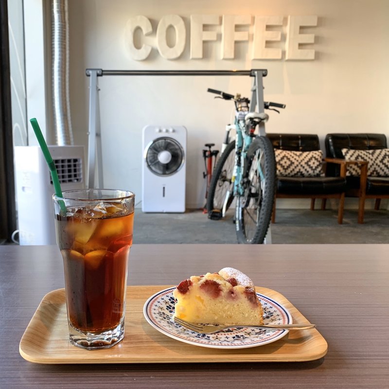 いちごとマンゴーのヨーグルトケーキ(コーヒースタンド28)