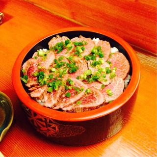炙り牛丼(寿し仲)