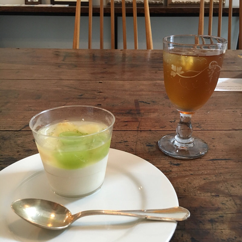 マスカットのパンナコッタ(LE PRIEURÉ)