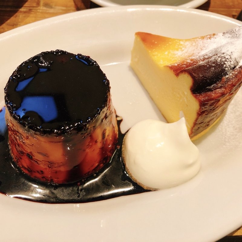 プリンとチーズケーキ 2種盛(THOUSAND COFFEE)