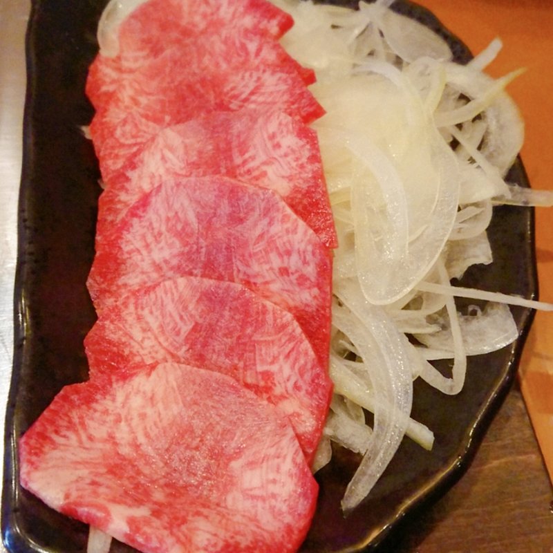 タン刺し(えいりぃ亭)