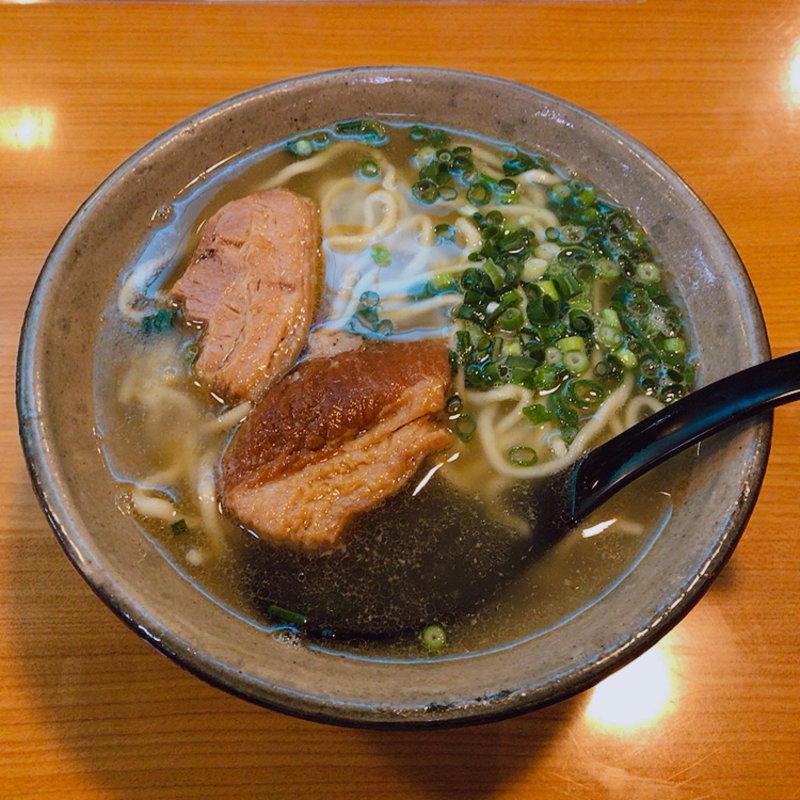 厚切り角煮沖縄そば(沖縄料理護佐丸 / Okinawa Restaurant GOSAMARU)