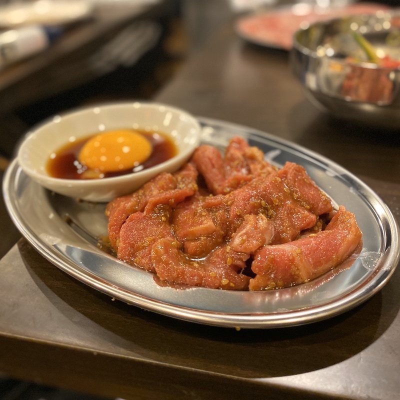 5秒焼きロース(大衆ホルモン・やきにく 煙力 金山小町店)