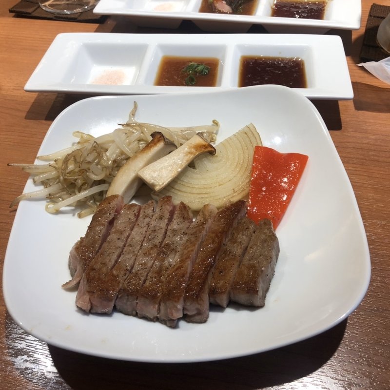 (鉄板焼+TRATTORIAらいおん )