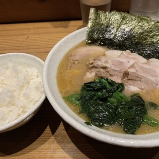 チャーシュー麺(横浜家系ラーメン 満月家)