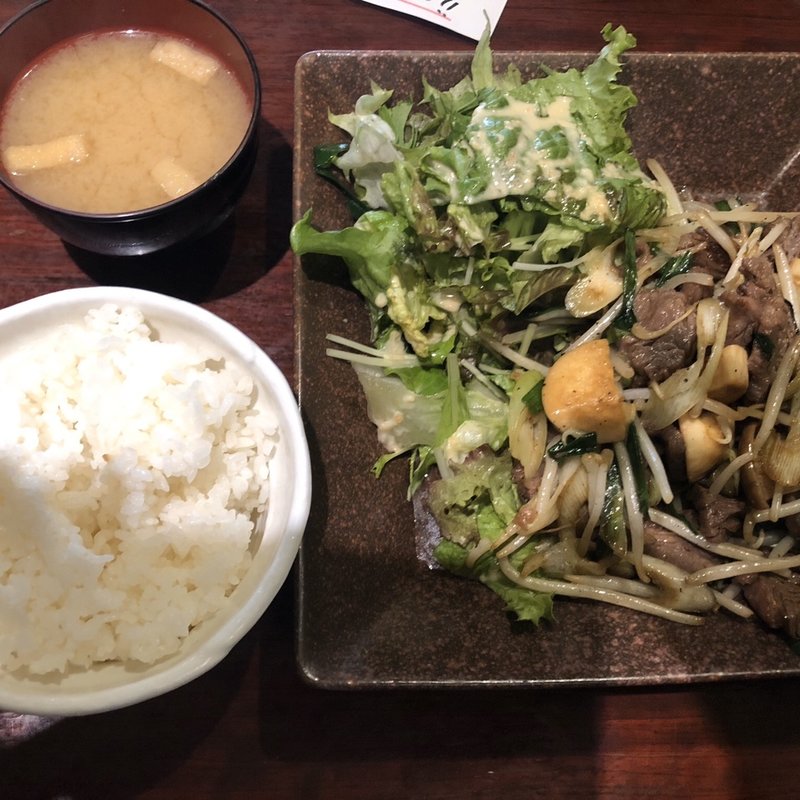 肉野菜炒め定食(肉系居酒屋 肉十八番屋 人形町店)