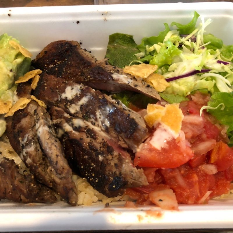 サーロインステーキタコライス風(TEX MEX DINER バーボンハウス)