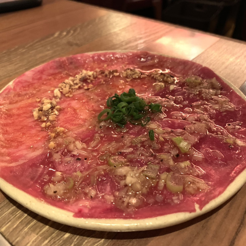 日本一のサーロイン・ユッケ ハーフ＆ハーフ(麻布十番焼肉 KINTAN)