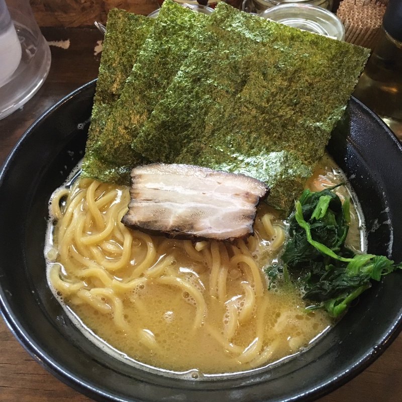 醤油豚骨(家系らーめん ぱるぷん亭)