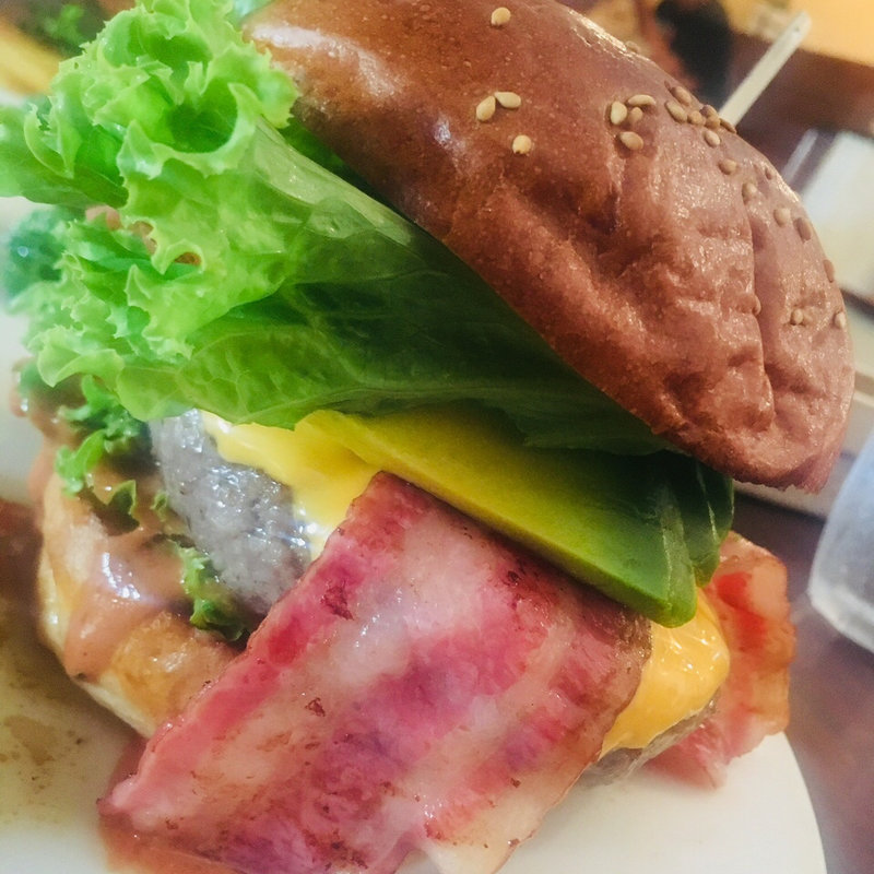 アボカドチーズバーガー(コーナーズグリル)