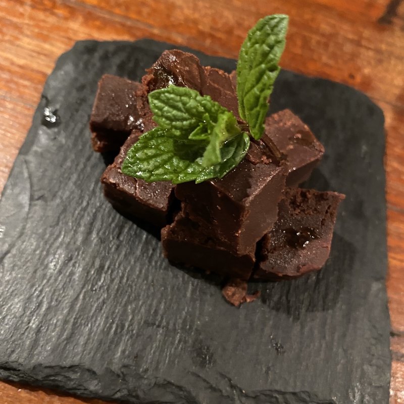 燻製生チョコ(煙　燻製バル　トリベーネ 心斎橋店 （ケムリクンセイバルトリベーネ）)