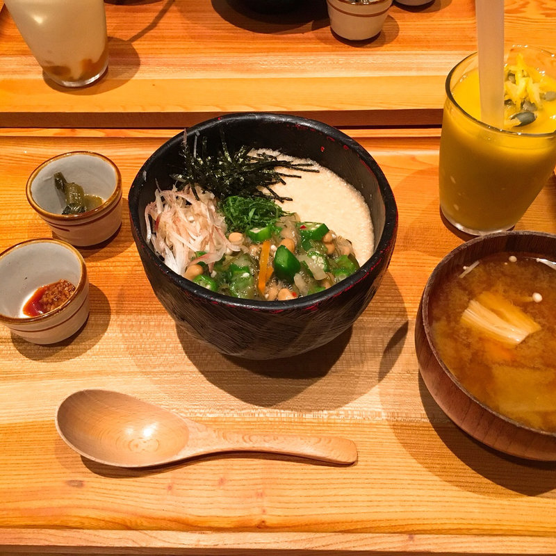 信州麦トロロと納豆のねばとろどんぶり(長野県長寿食堂)