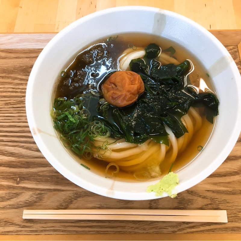 梅わかめうどん(築港麺工房 本店)