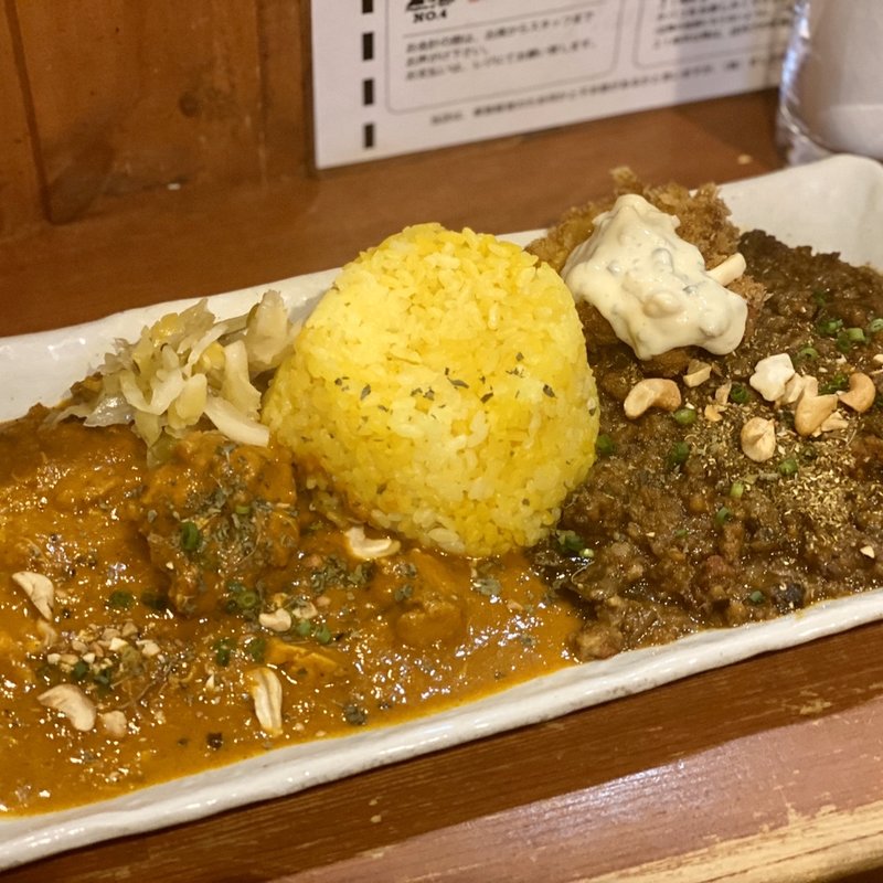 カレー2種盛り（AB）((食)ましか)