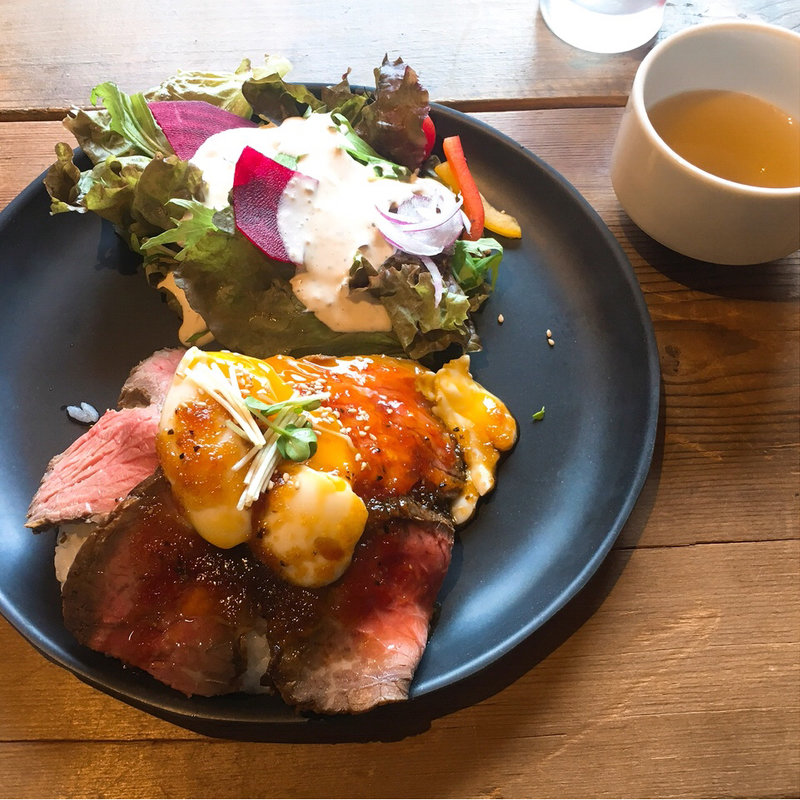 ローストビーフ丼(FUN SPACE DINER)