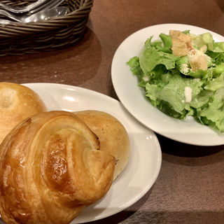 焼きたてパン(食べ放題)(鎌倉パスタ 市ヶ谷店)