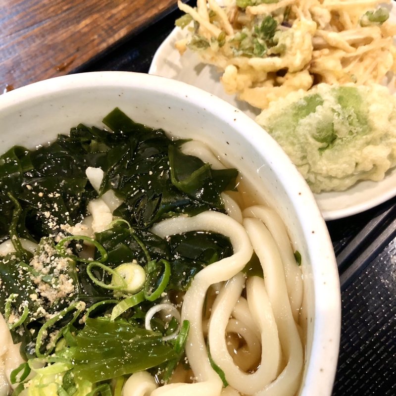 わかめうどん(だいつねうどん 銀座本店)