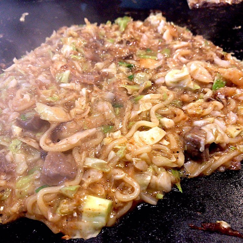 牛すじもんじゃ(もんじゃ焼き・お好み焼き わらべ)