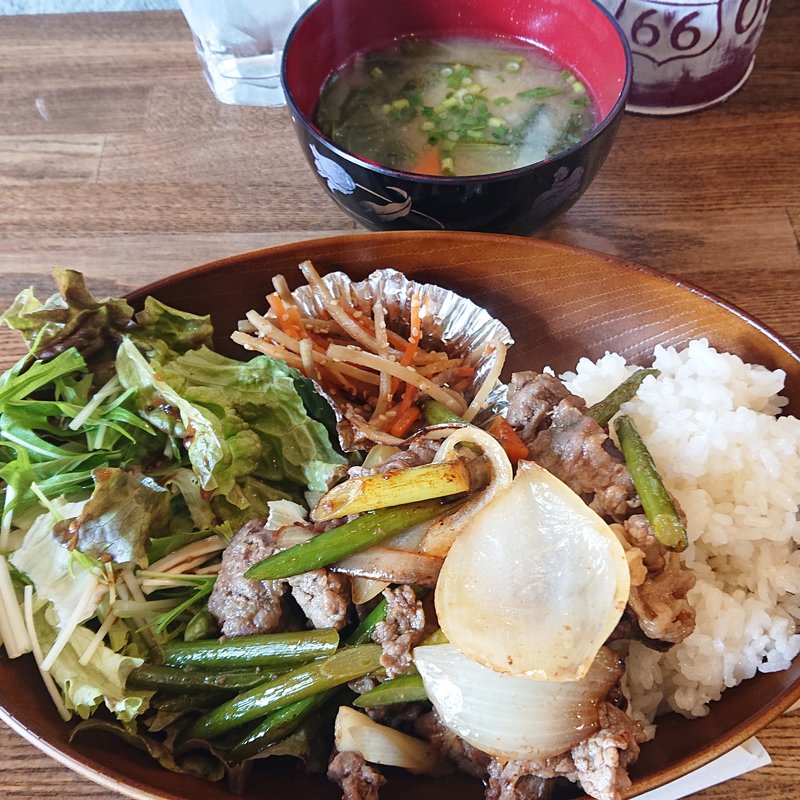 牛肉とニンニク芽のオイスターソース炒め(SHELTER)