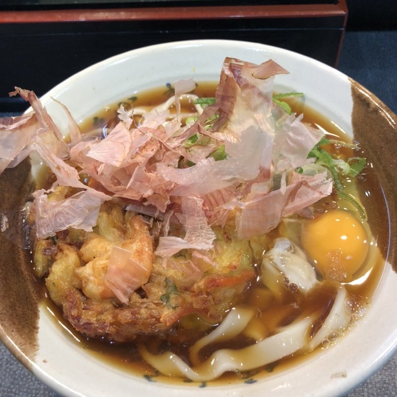 かき揚げ玉子きしめん(名代きしめん 住よし JR名古屋駅1・2番ホーム店 （すみよし）)