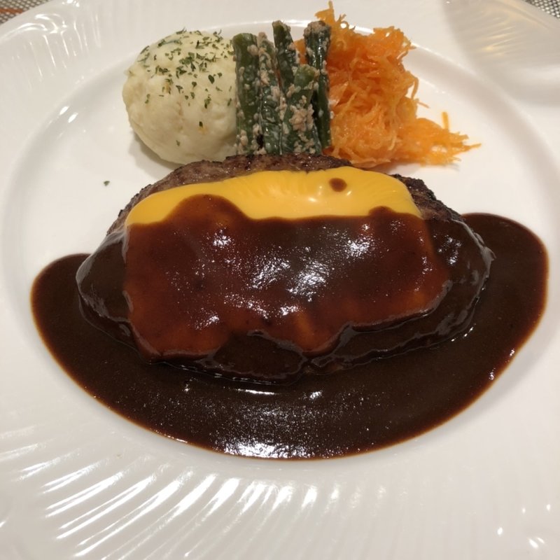 チーズハンバーグ(ル　パラディ )