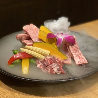 特選牛3種食べ比べ(厚切りタン、上カルビ、上ロース)(肉卸直送 焼肉 たいが 名駅店)