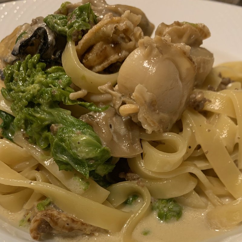 牡蠣と帆立のクリームパスタ タリアテッレ(イタリアンバールオッタ)