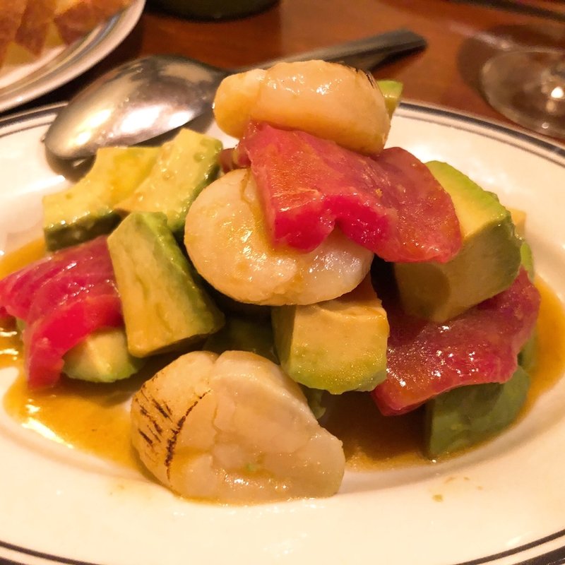 帆立とアボカドのカルパッチョ(Barba)