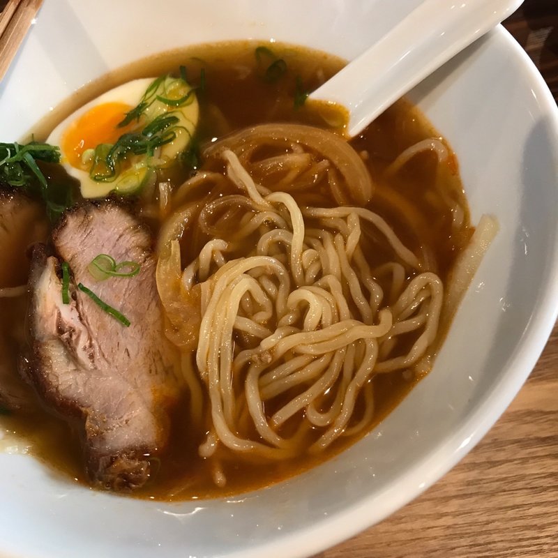 チャーシュー入り玉ねぎラーメン(ぴかいちこみち)