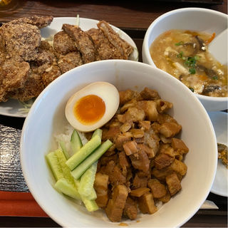魯肉飯＋排骨＋ミニ酸辣湯麺　セット(台湾MACHI)