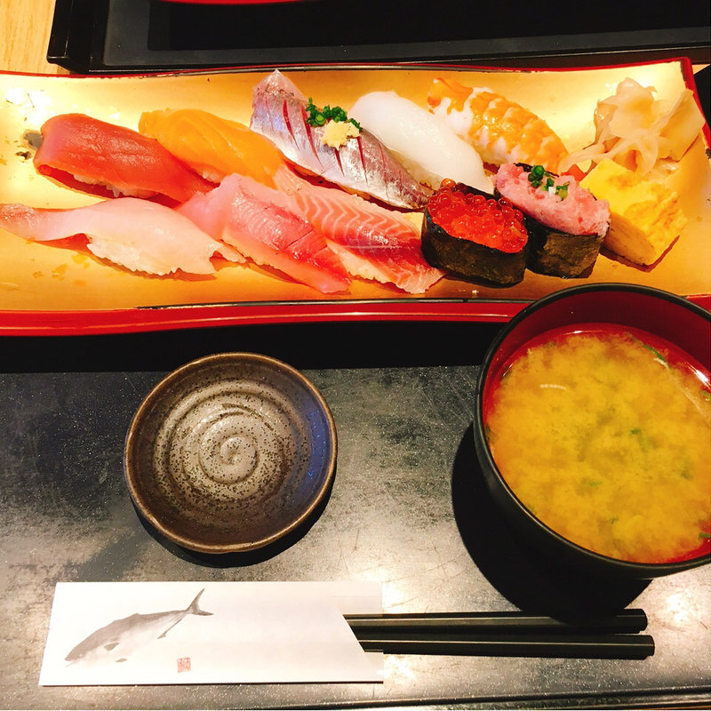 地魚&人気にぎり(11貫)(伊豆太郎 ラスカ熱海店)