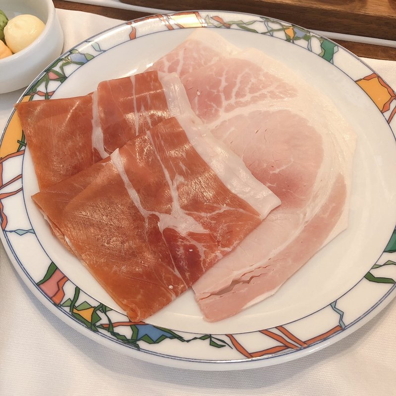 世界一の朝食（ジャンボン・ブランと生ハム）(ダイニングイグレック)