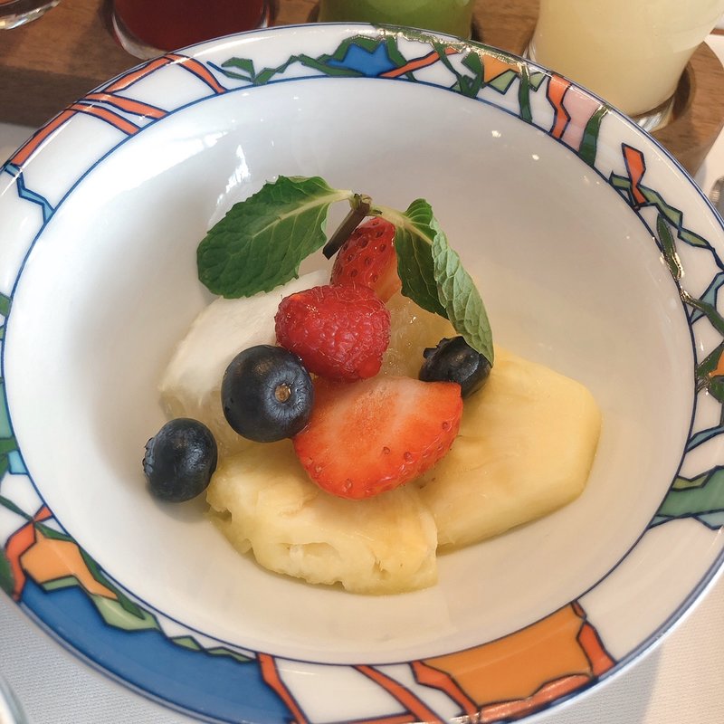 世界一の朝食（季節のフルーツ）(ダイニングイグレック)