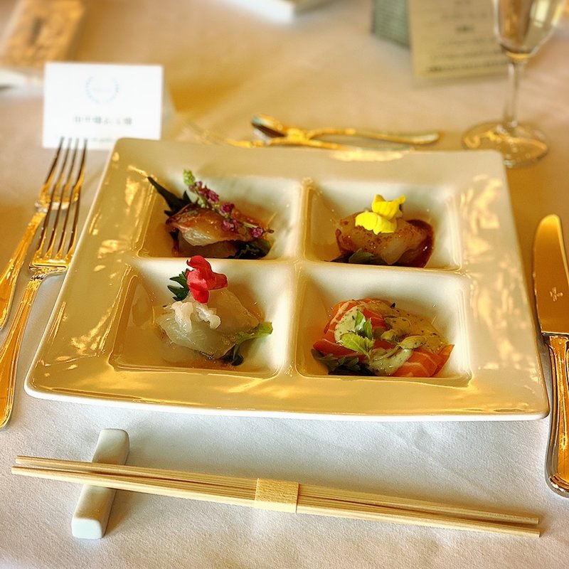 鮮魚のカルパッチョ4種盛り(LIEBERIA)