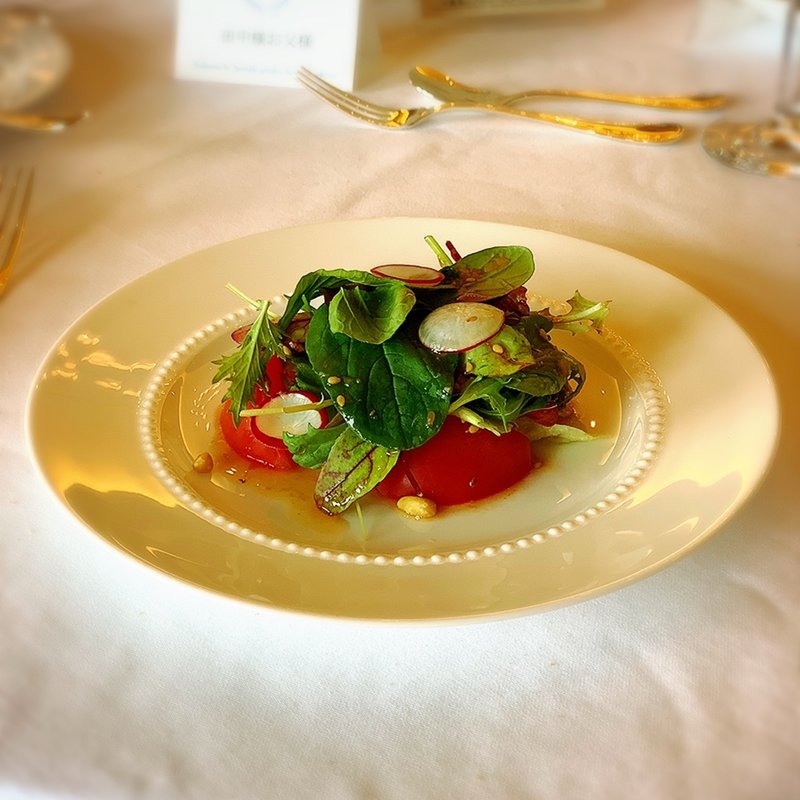 世羅寺岡農園の有機栽培ベビーリーフとフルーツトマトのサラダ(LIEBERIA)