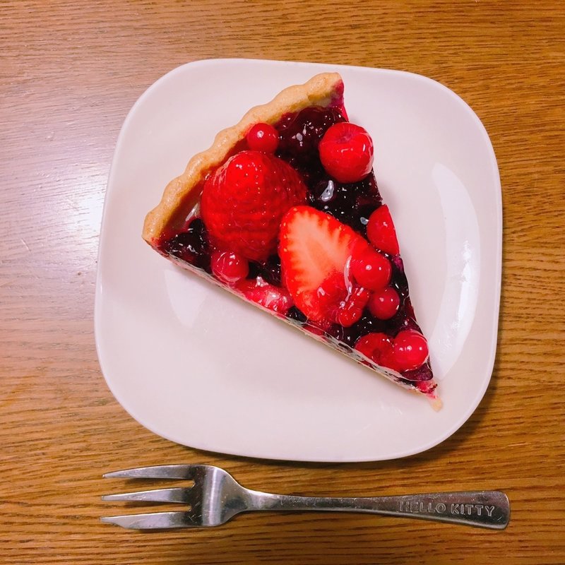 赤いフルーツのタルト(キルフェボン 横浜)